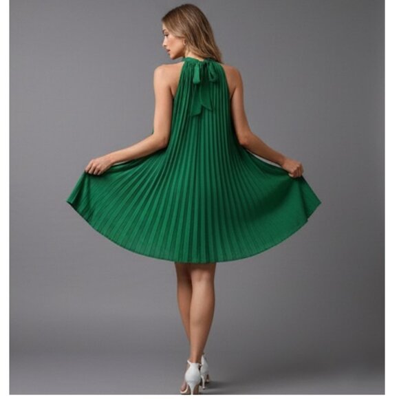 Green Tie Back Pleated Halter Dress - Picture 4 of 8